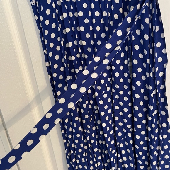 Super fun and cute blue dress with white polkadots - Picture 6 of 7